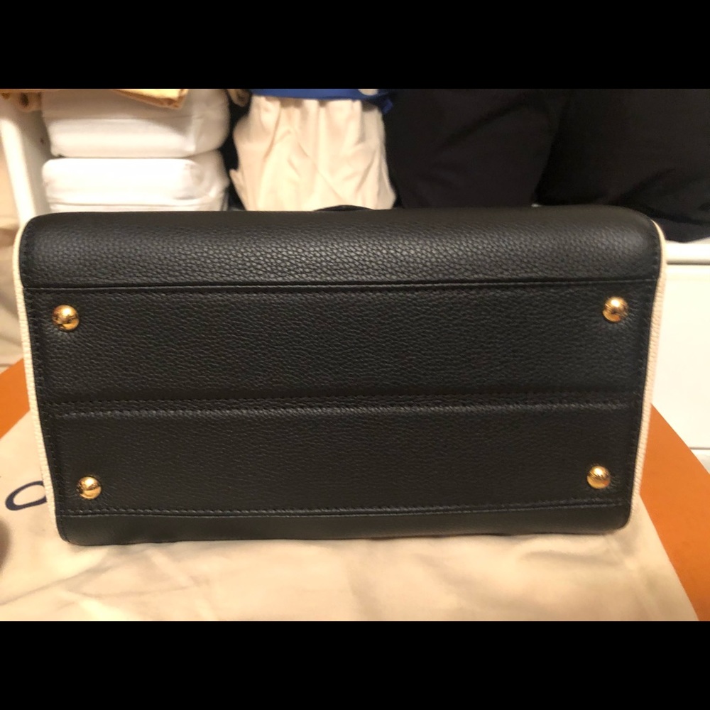 🖤✨LV Double V Black Satchel✨ 🖤 - Picture 8 of 12